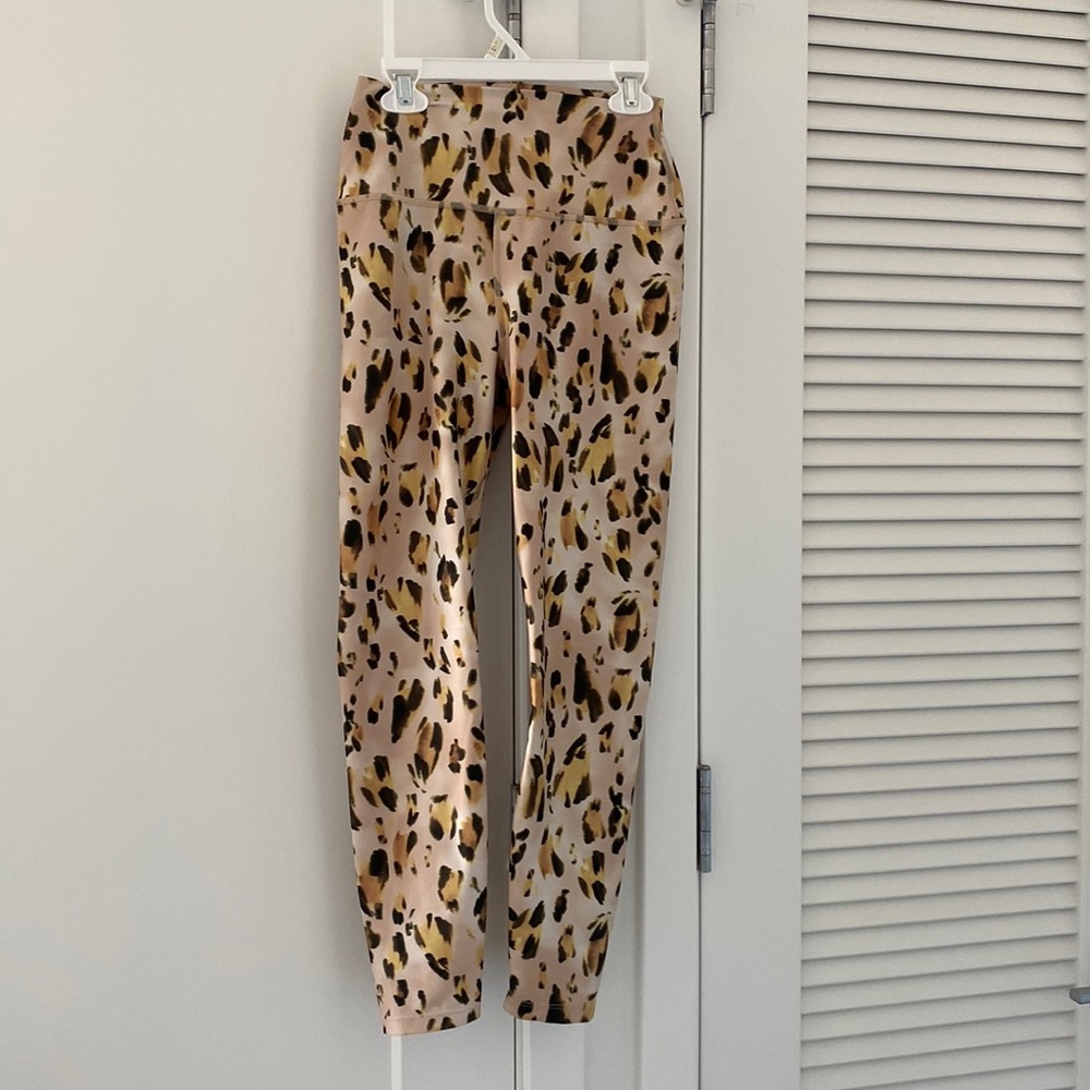Carbon 38 leopard/cheetah workout pants. High waisted.